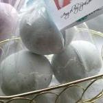 12 bath bombs 1 oz each (An..