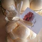 3 bath bombs 4 oz each (Hon..