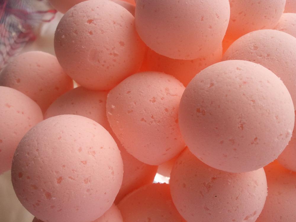 12 bath bombs 1 oz each (Pumpkin Pie Spice) gift bag bath fizzies, great for dry skin, shea, cocoa, 7 ultra rich oils