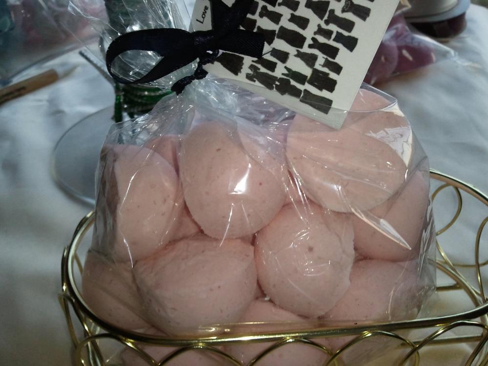 12 bath bombs 1 oz each (Little Black Dress) gift bag bath fizzies, great for dry skin, shea, cocoa, 7 ultra rich oils