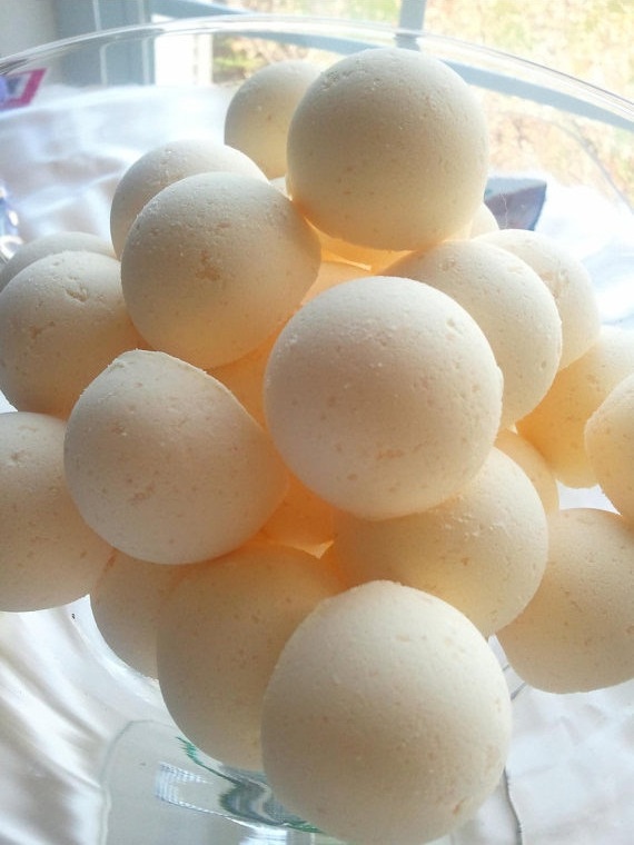 12 bath bombs 1 oz each (Apple Butter Pie) gift bag bath fizzies, great for dry skin, these smell great