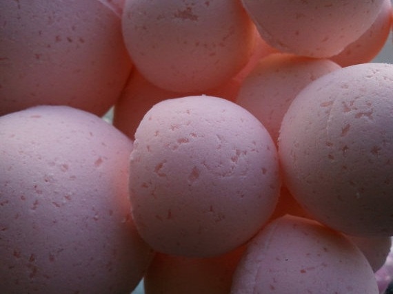 12 bath bombs 1 oz each (Watermelon) gift bag bath fizzies, great for dry skin, shea, cocoa, 7 ultra rich oils