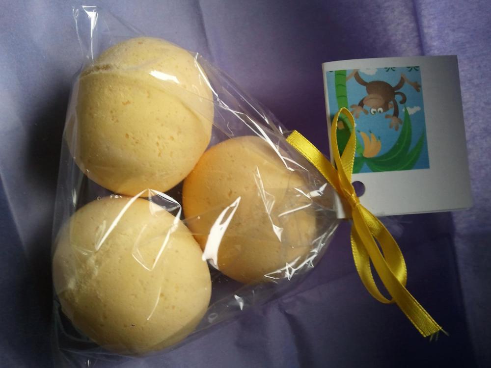 3 bath bombs 4 oz each (Monkey Farts) gift bag bath fizzies, great for kids...and adults too